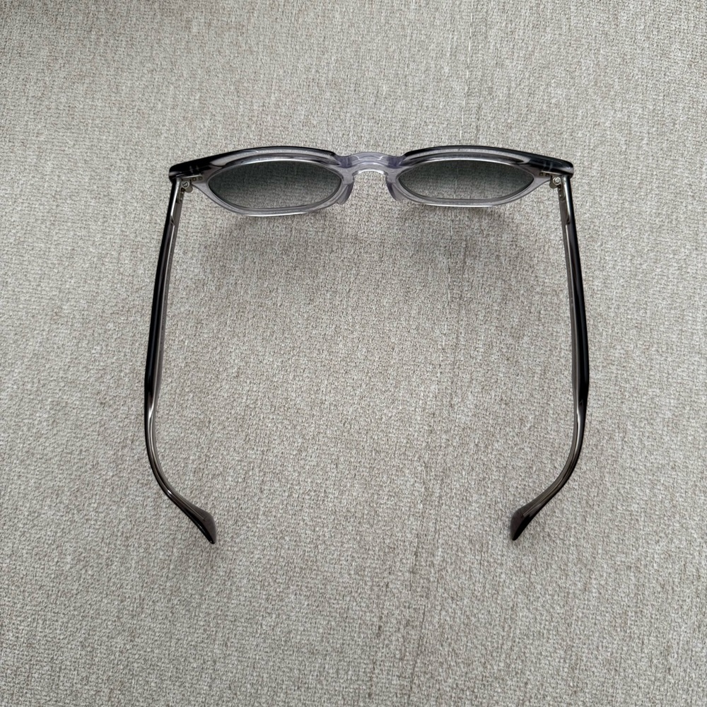 Ray-Ban Blue Tinted Wayfarer Authentic sunglasses with original case and wipe - Picture 3 of 10
